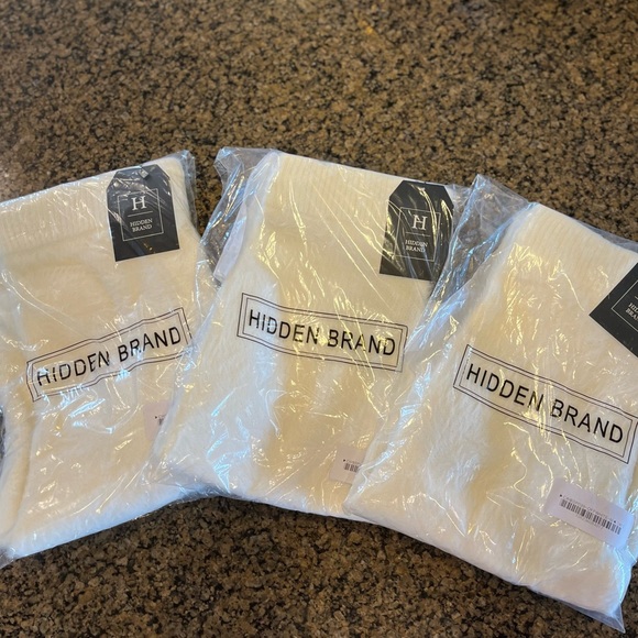 Fuzzy high waisted off white shorts. NWT - Picture 13 of 15